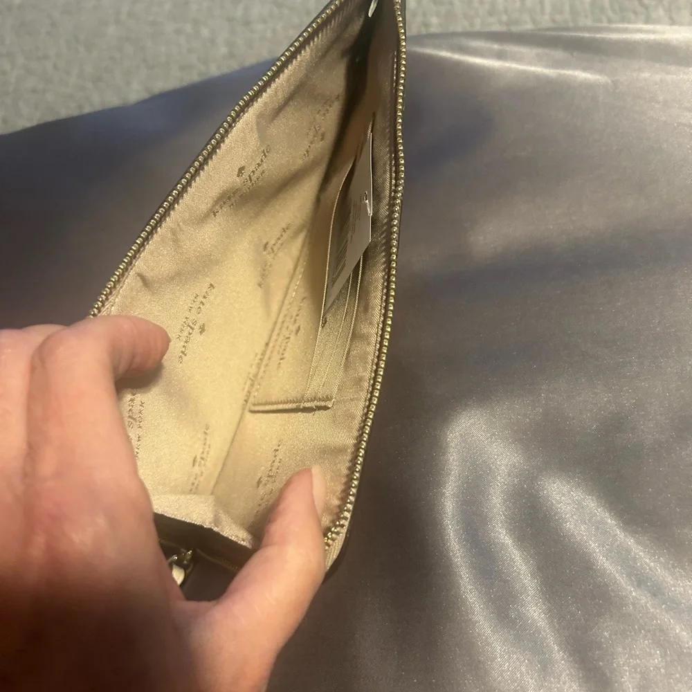 Kate Spade Sand and Pebble Wristlet - NEW - Picture 3 of 4